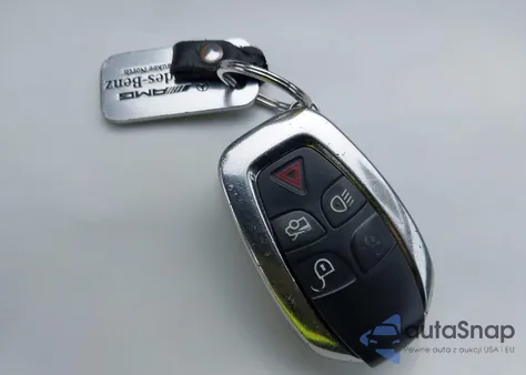 2012 Jaguar Xj Xjl Portfolio z USA, uszkodzony, nr VIN SAJWA2GB5CLV37882